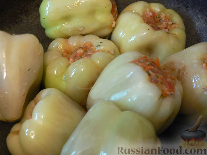 Фото приготовления рецепта: Рыбный суп с консервированными томатами - шаг №12