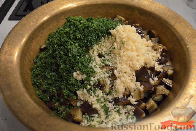 Фото приготовления рецепта: Баклажаны "как грибы" (с чесноком) на зиму - шаг №4