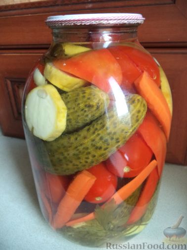 Фото к рецепту: Маринованное овощное ассорти