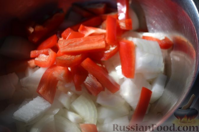 Фото приготовления рецепта: Халасле - венгерский рыбный суп - шаг №2