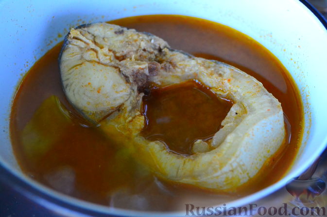 Фото приготовления рецепта: Халасле - венгерский рыбный суп - шаг №12