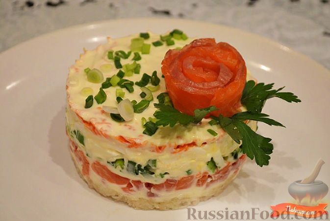 Салат с красной рыбой на праздничный стол