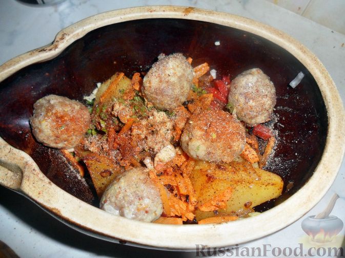 Фото приготовления рецепта: Картошка, запечённая с цветной капустой, грибами и сладким перцем, в рукаве - шаг №5