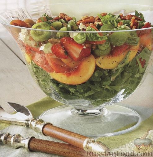 Фото к рецепту: Красочный фруктово-овощной салат