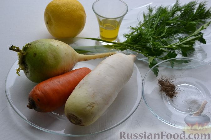 Фото приготовления рецепта: Салат из зеленой редьки, с морковью и редькой дайкон - шаг №1