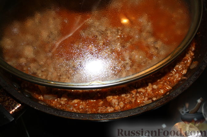 Фото приготовления рецепта: Запеканка из кабачков с фрикадельками - шаг №10