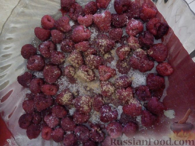 Фото приготовления рецепта: Слоеные пирожные с ягодами - шаг №1