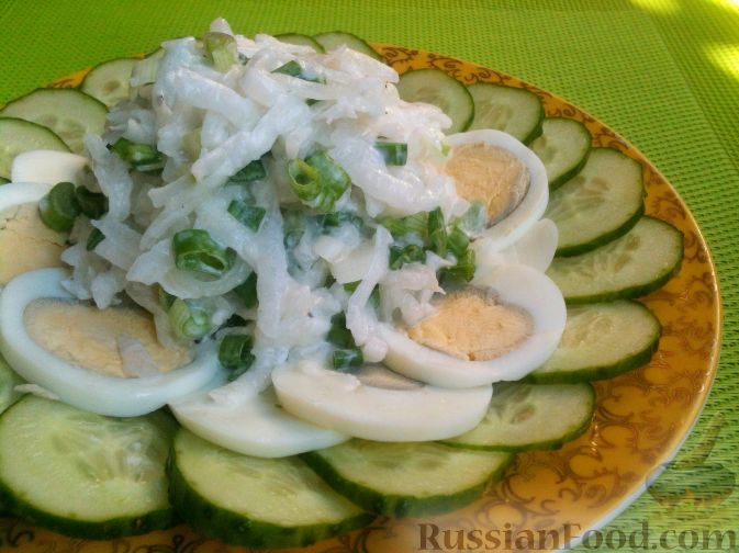 Фото к рецепту: Салат из редьки, огурцов и яиц