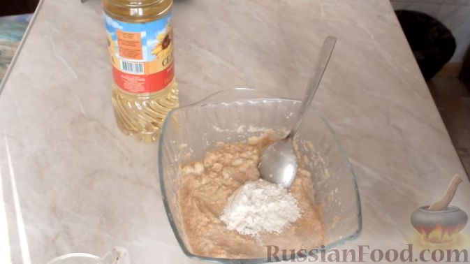 Фото приготовления рецепта: Домашние трюфели из сгущенного молока и какао - шаг №6