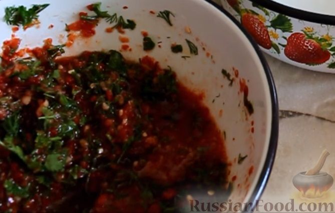 Фото приготовления рецепта: Фасолевый суп с луком-пореем и помидорами - шаг №3