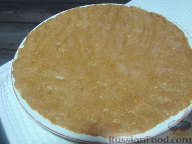 Фото приготовления рецепта: Торт-мусс из ежевики с йогуртом (без выпечки) - шаг №6