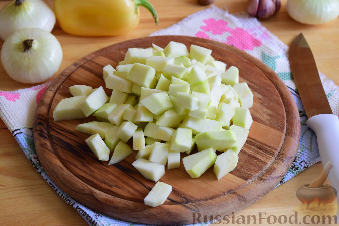 Фото приготовления рецепта: Салат из болгарского перца и кабачков, на зиму (в мультиварке) - шаг №3