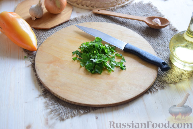 Фото приготовления рецепта: Патиссоны, фаршированные овощами (в мультиварке) - шаг №6