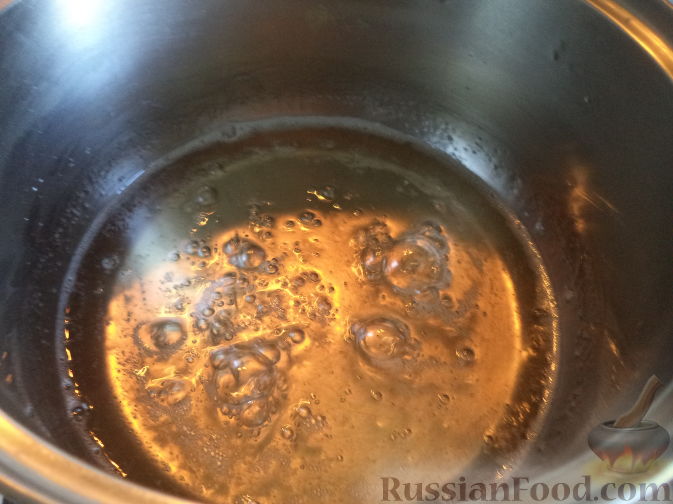 Фото приготовления рецепта: Пышные лепешки на кефире, с карамелизированными яблоками - шаг №13