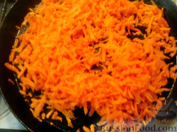 Фото приготовления рецепта: Тушёная говядина в соусе из помидоров - шаг №9