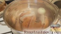 Фото приготовления рецепта: Финский сливочный суп с лососем (Лохикейто) - шаг №2