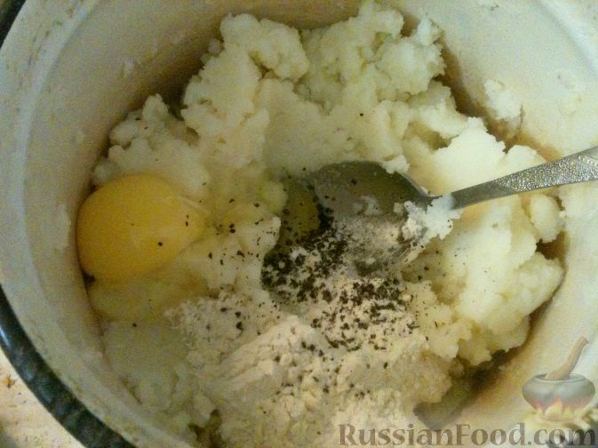 Фото приготовления рецепта: Оладьи из картофеля и кабачков - шаг №1