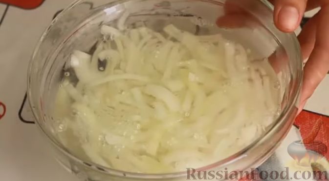 Фото приготовления рецепта: Гусь Рождественский, с яблочком и черносливом - шаг №10