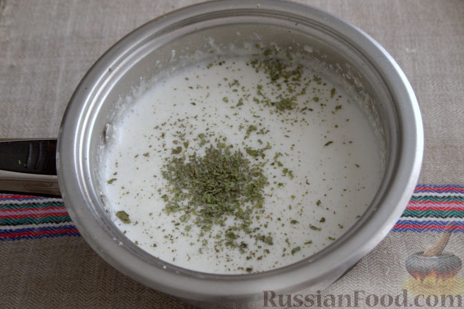 Фото приготовления рецепта: Крем-суп с кольраби и плавленым сырком - шаг №7