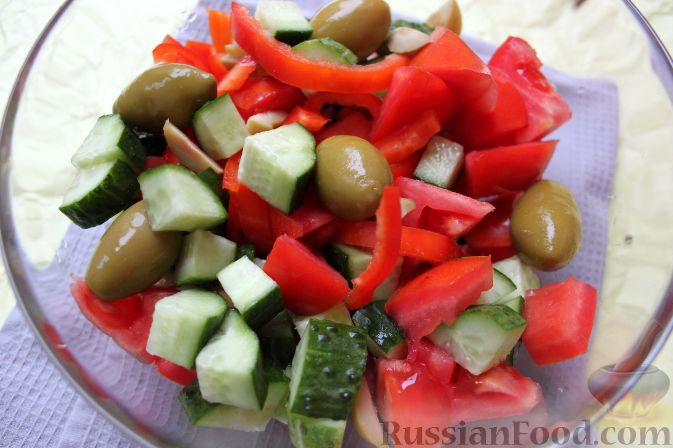 Фото приготовления рецепта: Шопский салат - шаг №9