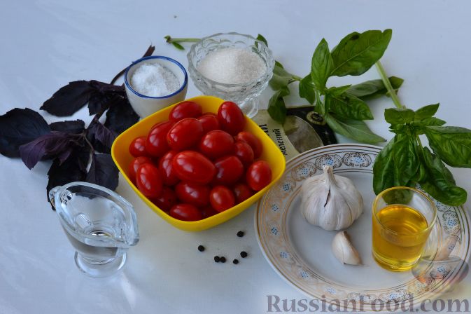 Фото приготовления рецепта: Маринованные помидоры черри с базиликом - шаг №1