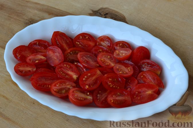 Фото приготовления рецепта: Маринованные помидоры черри с базиликом - шаг №2