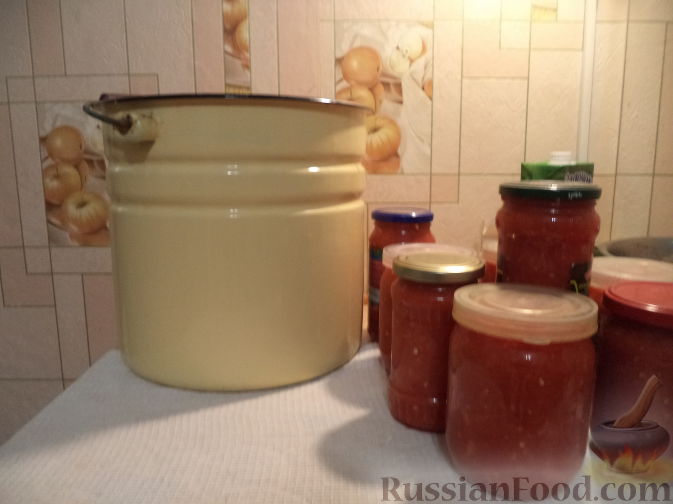 Фото приготовления рецепта: Гусь Рождественский, с яблочком и черносливом - шаг №17