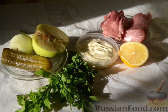 Фото приготовления рецепта: Мясной салат "Пражский" - шаг №1