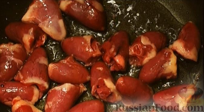 Фото приготовления рецепта: Рыбные тефтельки в томатном соусе - шаг №17