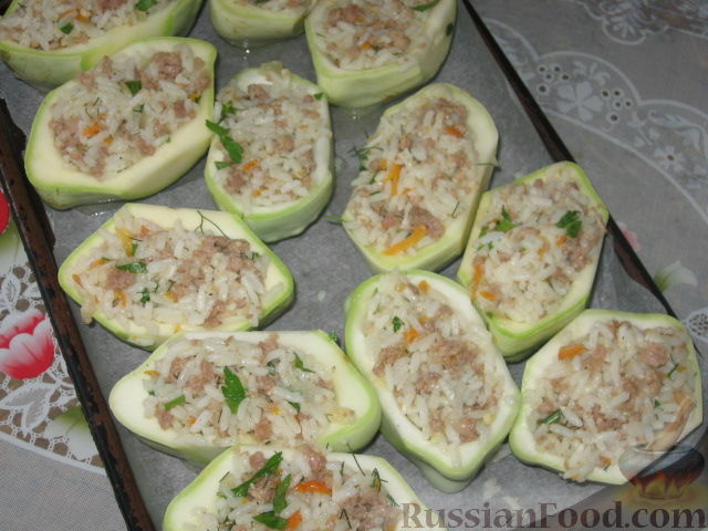 Фото приготовления рецепта: Патиссоны, фаршированные рисом и мясом - шаг №4