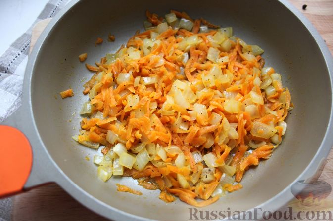 Фото приготовления рецепта: Картошка, запечённая с цветной капустой, грибами и сладким перцем, в рукаве - шаг №3
