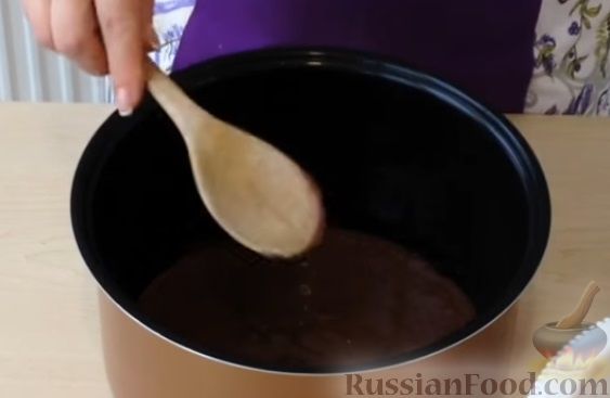 Фото приготовления рецепта: Шоколадный пирог - шаг №4