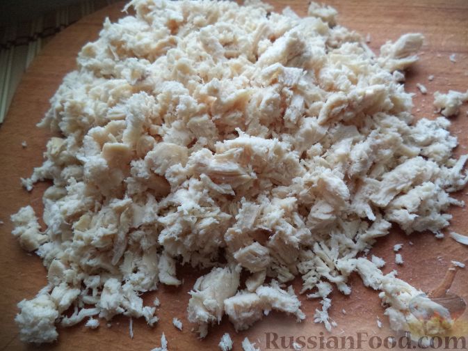 Фото приготовления рецепта: Салат "Гранатовый браслет" с курицей и грибами - шаг №2