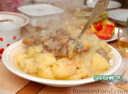 Фото приготовления рецепта: Салат из помидоров и огурцов (на зиму) - шаг №3