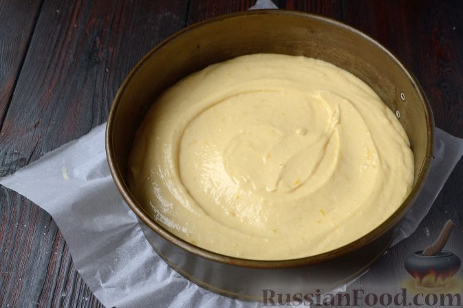 Фото приготовления рецепта: Кукурузный кекс на молоке, с финиками и апельсиновой цедрой (без сахара) - шаг №7
