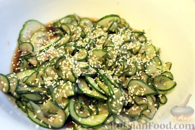 Фото приготовления рецепта: Японский салат из огурцов - шаг №12