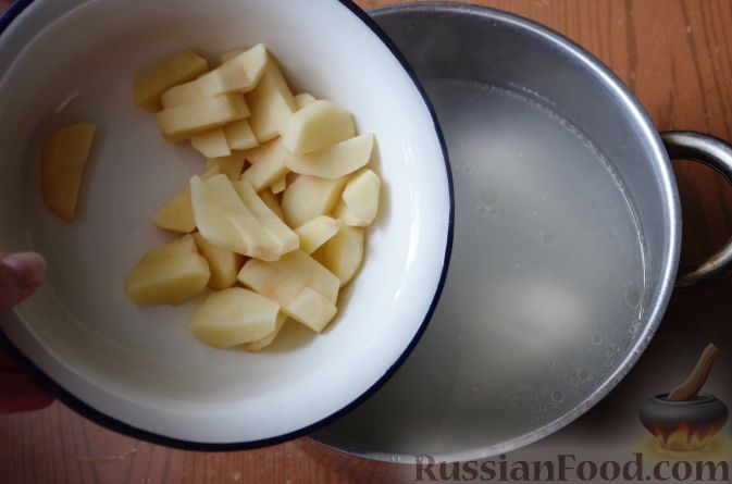Фото приготовления рецепта: Суп из ревеня и шпината - шаг №5