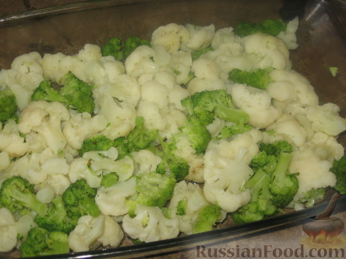 Фото приготовления рецепта: Пирог с цветной капустой и брокколи - шаг №3