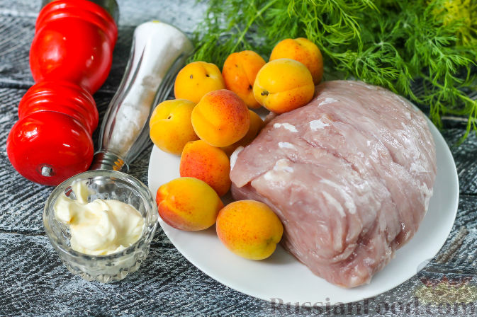 Фото приготовления рецепта: Свинина с абрикосами - шаг №1