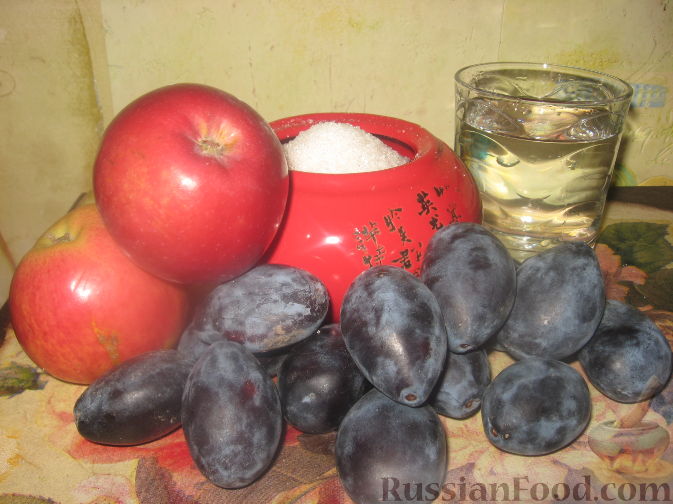 Фото приготовления рецепта: Компот из слив и яблок на зиму - шаг №1