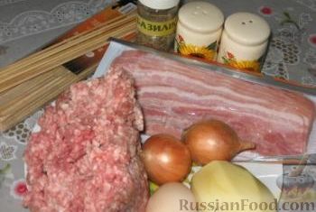 Фото приготовления рецепта: Картошка, тушенная с мясом и вёшенками - шаг №6