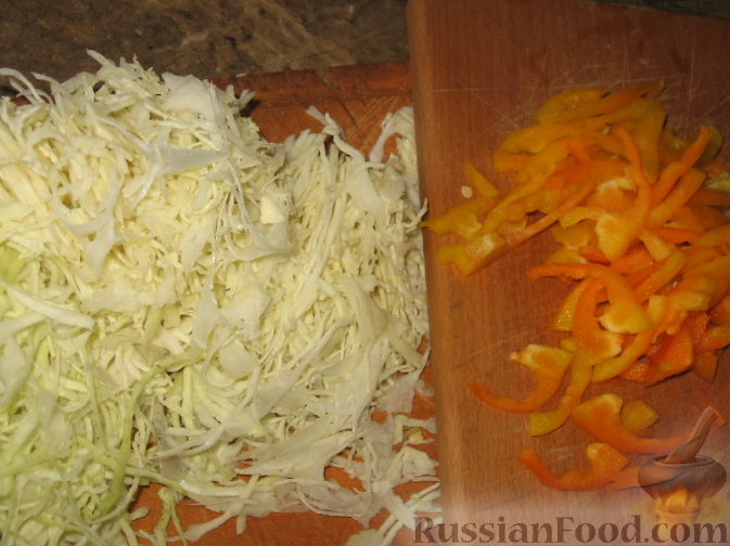 Фото приготовления рецепта: Овощной суп с кислыми яблоками - шаг №2