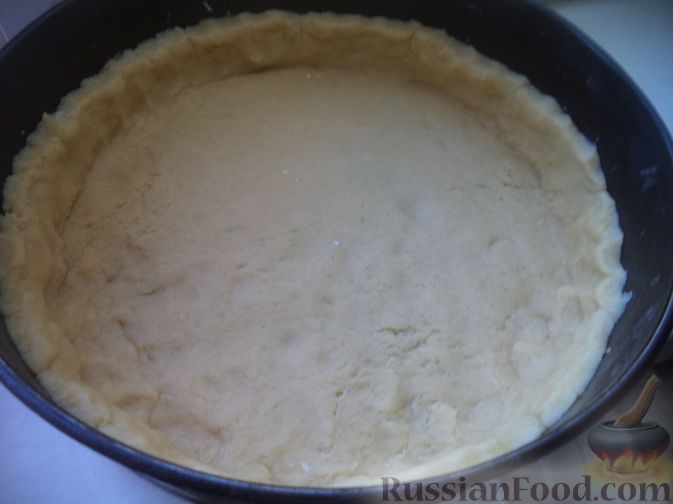 Фото приготовления рецепта: Творожный пирог с абрикосами - шаг №8