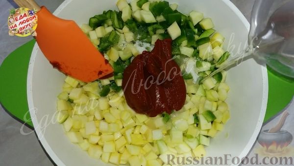 Фото приготовления рецепта: Лечо из кабачков и перца (на зиму) - шаг №1