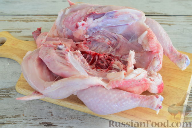 Фото приготовления рецепта: Курица в пикантном маринаде с хреном, запеченная в рукаве - шаг №5