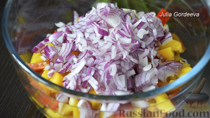 Фото приготовления рецепта: Куриное филе, запечённое в панировке с лимонной цедрой, петрушкой и кунжутом - шаг №10