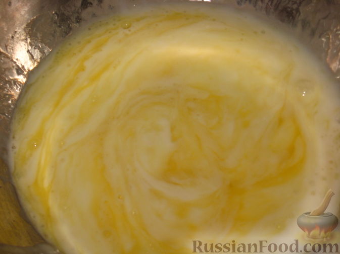 Фото приготовления рецепта: Куриный суп с цветной капустой и консервированным горошком - шаг №4