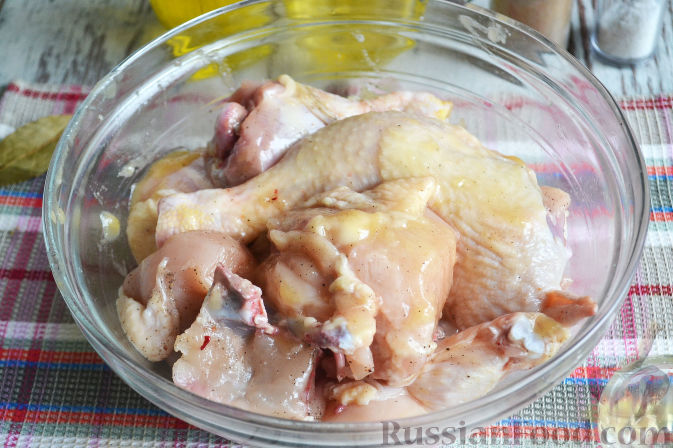 Фото приготовления рецепта: Курица с айвой (в сидре) - шаг №9