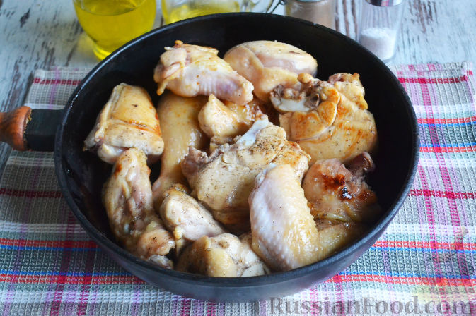 Фото приготовления рецепта: Курица с айвой (в сидре) - шаг №14