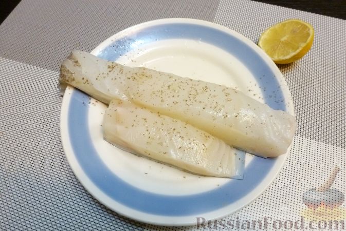 Фото приготовления рецепта: Рыба с сальсой из хурмы и клюквы - шаг №2